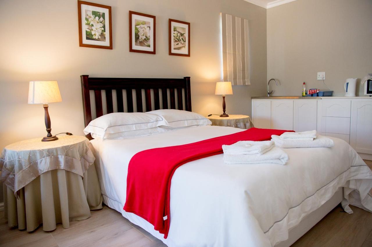 Plumbago Cottages Робертсон Екстериор снимка